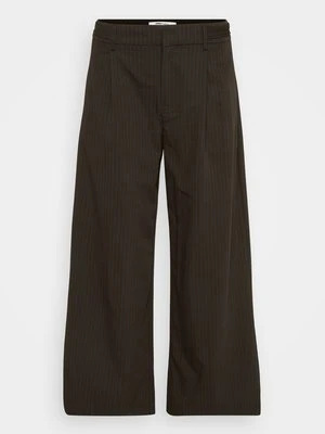 Spodnie materiałowe Only Petite