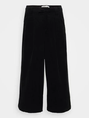 Spodnie materiałowe Only Petite