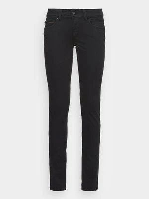 Spodnie materiałowe Pepe Jeans