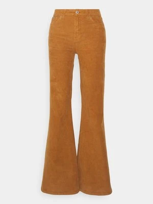 Spodnie materiałowe Pepe Jeans