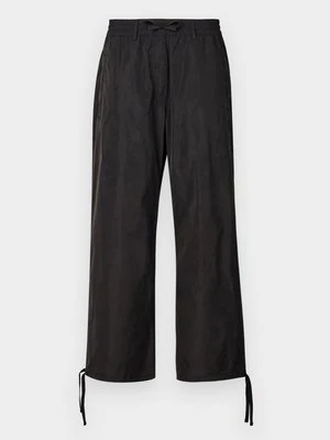 Spodnie materiałowe PEQUS