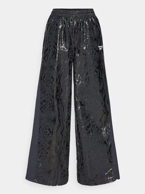 Spodnie materiałowe Reebok