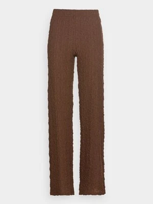 Spodnie materiałowe Résumé