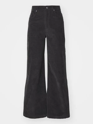 Spodnie materiałowe Roxy