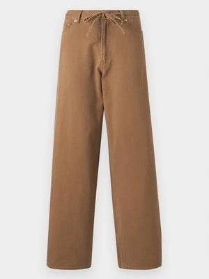 Spodnie materiałowe Samsøe Samsøe