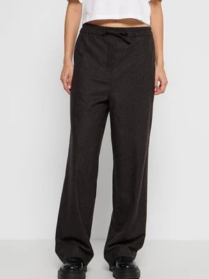 Spodnie materiałowe sandro