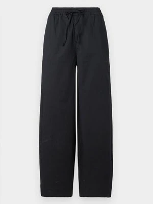 Spodnie materiałowe Selected Femme