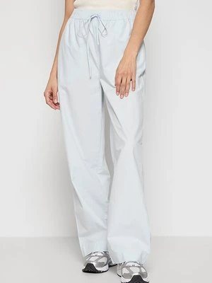 Spodnie materiałowe Selected Femme