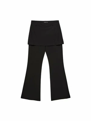 Spodnie materiałowe Stradivarius