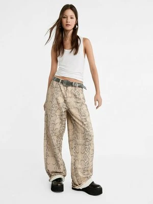 Spodnie materiałowe Stradivarius