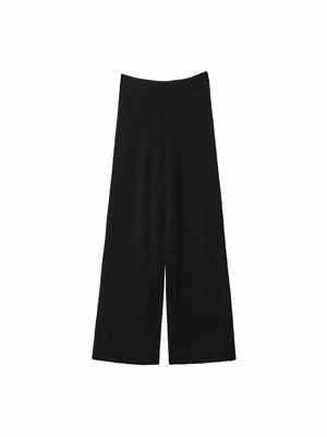 Spodnie materiałowe Stradivarius