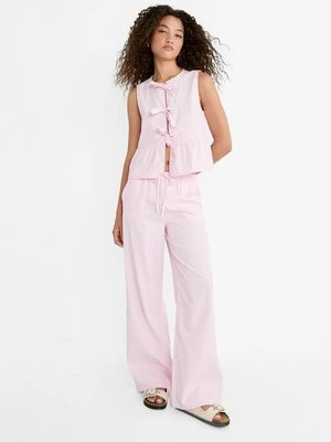 Spodnie materiałowe Stradivarius