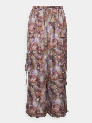 Zdjęcie produktu Spodnie materiałowe The Ragged Priest