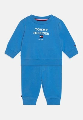 Spodnie materiałowe Tommy Hilfiger