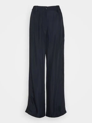 Spodnie materiałowe Tommy Hilfiger