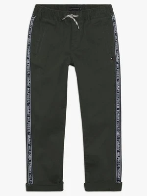 Spodnie materiałowe Tommy Hilfiger