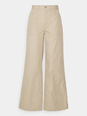 Spodnie materiałowe Tommy Jeans