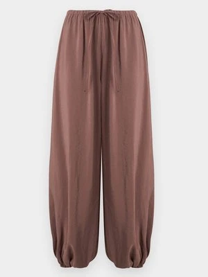 Spodnie materiałowe Topshop