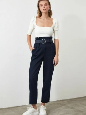 Spodnie materiałowe Trendyol