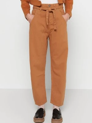 Spodnie materiałowe United Colors of Benetton