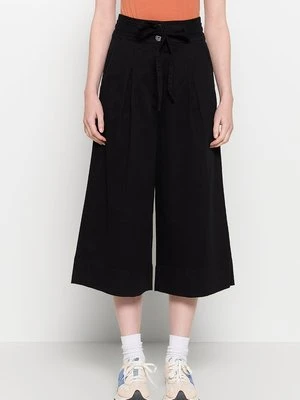 Spodnie materiałowe United Colors of Benetton