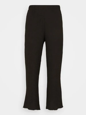 Spodnie materiałowe Vero Moda Curve