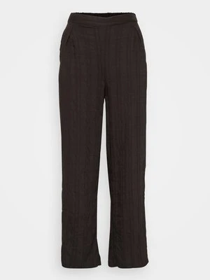 Spodnie materiałowe Vero Moda Petite