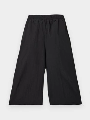 Spodnie materiałowe Vero Moda czarny