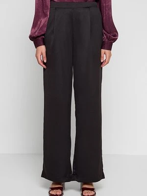 Spodnie materiałowe Vero Moda czarny