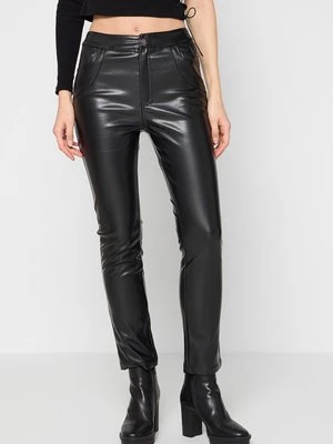 Spodnie materiałowe Von Dutch