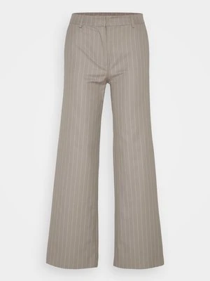 Spodnie materiałowe Weekday