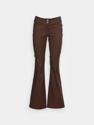 Spodnie materiałowe Weekday