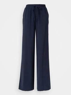 Spodnie materiałowe YAS Tall