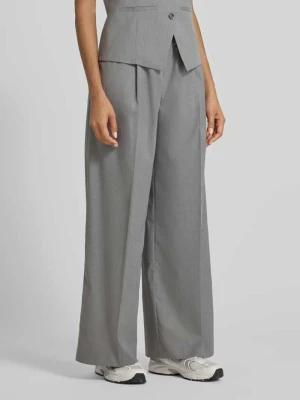 Spodnie materiałowe z elastycznym pasem model ‘SARILA’ Samsøe Samsøe