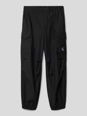Spodnie materiałowe z kieszeniami cargo Calvin Klein Jeans