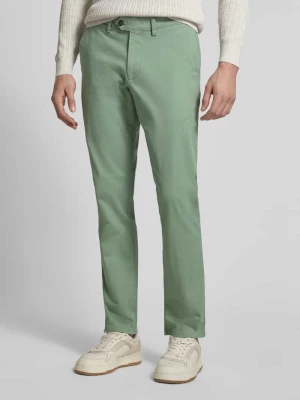 Spodnie materiałowe o kroju regular fit z kieszeniami z tyłu Christian Berg Men