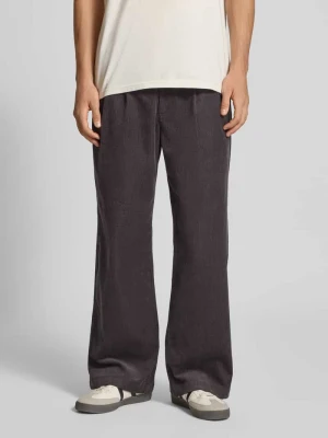 Spodnie materiałowe z kieszeniami z tyłu PROHIBITED