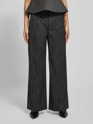 Spodnie materiałowe z obszyciem ozdobnymi kamieniami model ‘adira’ Gestuz