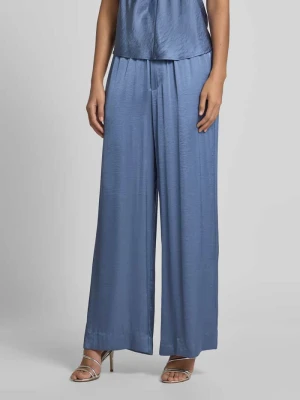 Spodnie materiałowe z szeroką nogawką i elastycznym pasem model ‘Asaka’ MbyM