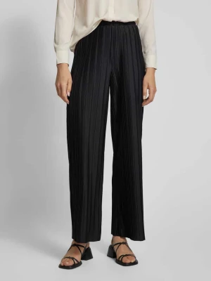 Spodnie materiałowe z szeroką nogawką i plisami model ‘TAHLIA’ Vila