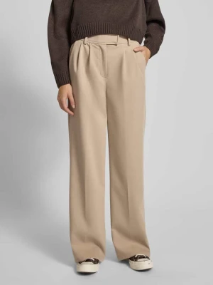 Spodnie materiałowe z szeroką nogawką i zakładkami w pasie REVIEW