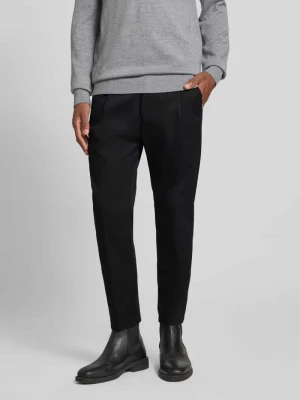 Spodnie materiałowe z zakładkami w pasie model ‘chasy’ drykorn