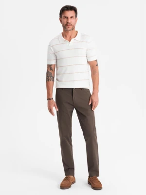 Spodnie męskie chino REGULAR FIT z delikatną strukturą – brązowe V3 - Rozmiar: L Ombre Clothing