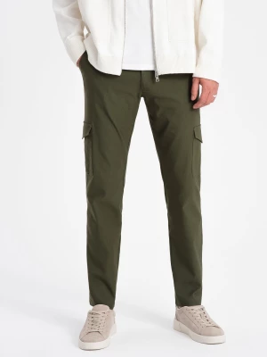 Spodnie męskie materiałowe REGULAR z kieszeniami cargo - ciemnooliwkowe V1 OM-PACG-0178
 -                                    L