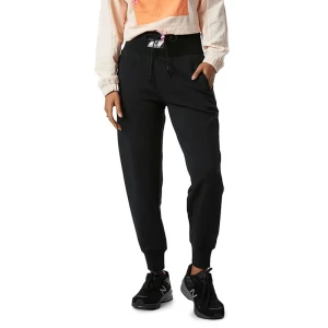 Spodnie New Balance WP21503BK - czarne