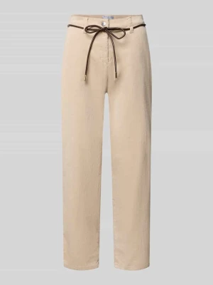 Spodnie o kroju comfort fit o szerokiej nogawce z mieszanki bawełny i modalu model 'Carrie' Raphaela By Brax Złamany biały