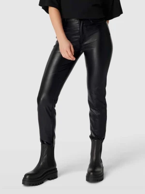 Spodnie o kroju regular fit z imitacji skóry model ‘Emily’ Only