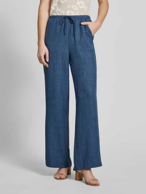 Spodnie o kroju regular fit z szeroką nogawką i elastycznym pasem model ‘MELANEY’ Vero Moda