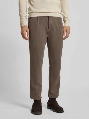 Spodnie o kroju regular fit z zakładkami w pasie model ‘CHASY’ drykorn