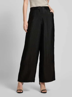 Spodnie o kroju relaxed fit z szeroką nogawką z lejącej mieszanki wiskozy model ‘RAQUEL’ Vero Moda